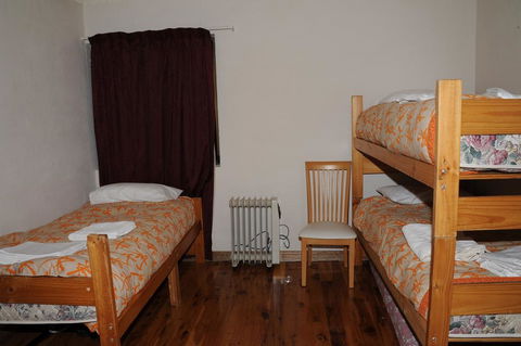 Jindabyne Apartments - Sunshine Coast Tourism 3
