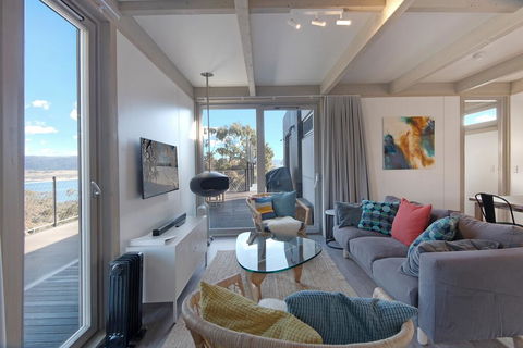 JINDY HOUSE BRAND NEW And STYLISH AMAZING VIEWS - Holiday Sunshine Coast 3