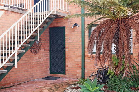 Jodi's Beach Retreat Eden - Sunshine Coast Tourism 3