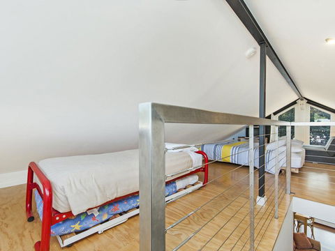 JOHANSSON'S PERCH COTTAGE - Holiday Sunshine Coast 1