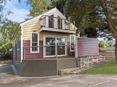 JOHANSSON'S PERCH COTTAGE - Holiday Sunshine Coast 3