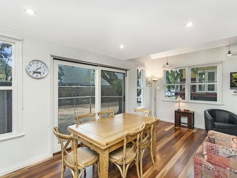 JOHANSSON'S PERCH COTTAGE - Holiday Sunshine Coast 0
