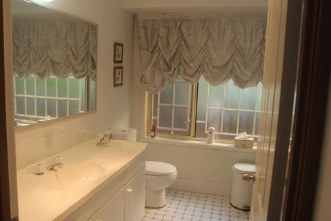 JOHN HUNTER B&B - Holiday Sunshine Coast 1