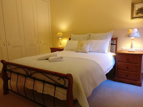 Johnstone Terrace - Sunshine Coast Tourism 1