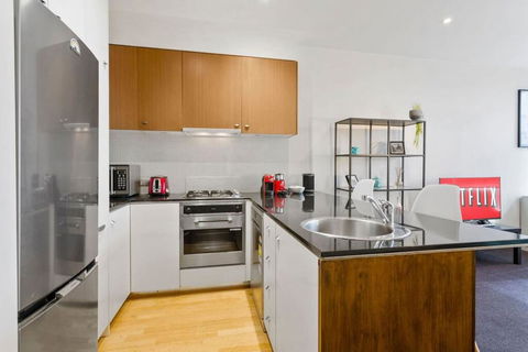 JOLI Opposite MCG And Botanical Gardens - Holiday Sunshine Coast 1