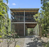 Jonnies - 134 Tramican Street - Sunshine Coast Tourism