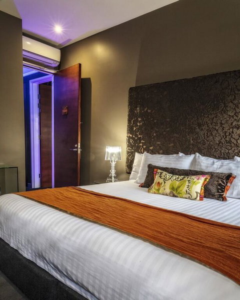 Junction Hotel - Sunshine Coast Tourism 3
