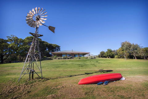 Jury Road - Sunshine Coast Tourism 0