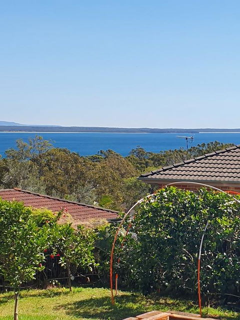 JUST-4-YOU! Amazing Sea Views, WIFI, Fullly Air-conditioned, King Bed - Holiday Sunshine Coast 1