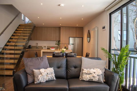 Kabuki Mt Buller - Sunshine Coast Tourism 0