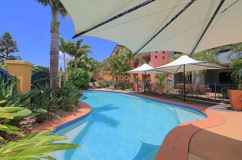 Kacy's Bargara Beach Motel - Holiday Sunshine Coast 2