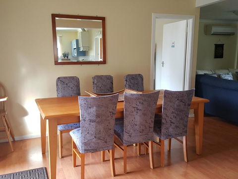 Kaishua House - JK Family Lake House - Holiday Sunshine Coast 3