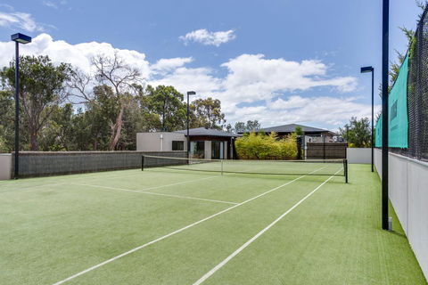 Kalina Retreat: Resort Style Tennis & Pool - Holiday Sunshine Coast 3