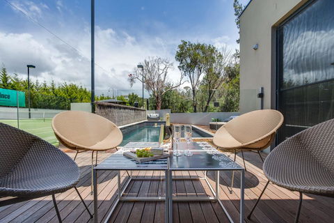 Kalina Retreat: Resort Style Tennis & Pool - Holiday Sunshine Coast 1