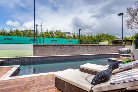 Kalina Retreat: Resort Style Tennis & Pool - Holiday Sunshine Coast 0
