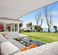 Karelda - absolute waterfront pet friendly property - Sunshine Coast Tourism