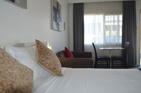 Karinga Motel, SureStay Hotel By Best Western - Sunshine Coast Tourism 0