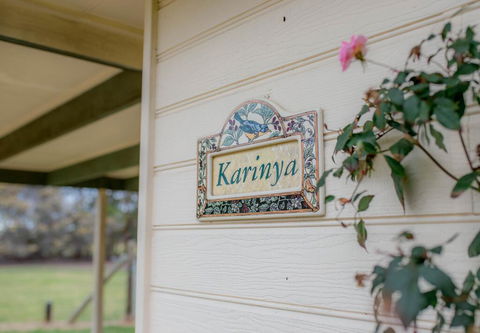 Karinya Cottage - Pet Friendly Country Retreat - Holiday Sunshine Coast 3