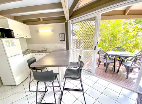 Kellys Beach Resort - Sunshine Coast Tourism 2