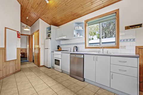 Kendalls Beach Holiday Park - Holiday Sunshine Coast 2