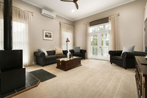 Kerami Manor & Day Spa - Sunshine Coast Tourism 2