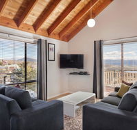Kestrels Rest 2/116 Gippsland Street - Sunshine Coast Tourism