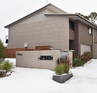 Khione 1 - Modern  spacious with views towards Lake Jindabyne  the mountains beyond - Sunshine Coast Tourism