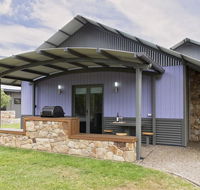 Kickenback Studio - Contemporary accommodation in the heart of Crackenback - Sunshine Coast Tourism