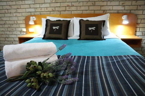 Kilcoy Gardens Motel - Sunshine Coast Tourism 1