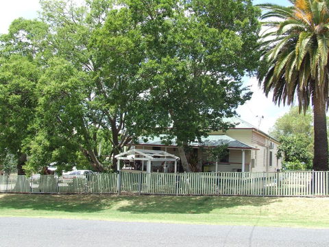 Killarney Country Living - Sunshine Coast Tourism 0