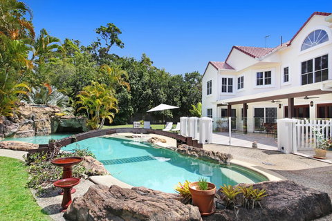 Kingfishers Manor - Sunshine Coast Tourism 1