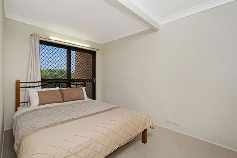 KINGSCLIFF HOLIDAY HOME ON THE HILL - SYD'S VIEW - Holiday Sunshine Coast 0
