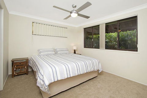 KINGSCLIFF HOLIDAY HOME ON THE HILL - SYD'S VIEW - Holiday Sunshine Coast 1