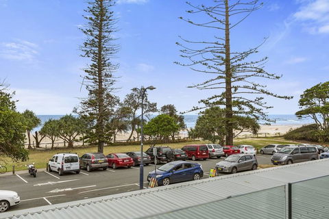KINGSCLIFF NOR NOR EAST 101 ON MARINE PARADE - Holiday Sunshine Coast 1