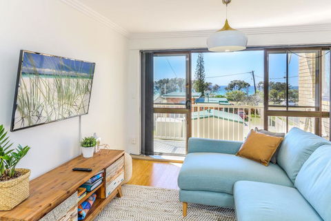 Kingsway #3 Ocean View - Holiday Sunshine Coast 1