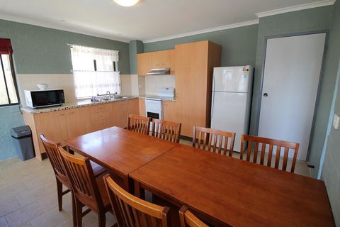 Kirwan Apartment 18 - Large Jindabyne Apartment - Sunshine Coast Tourism 2