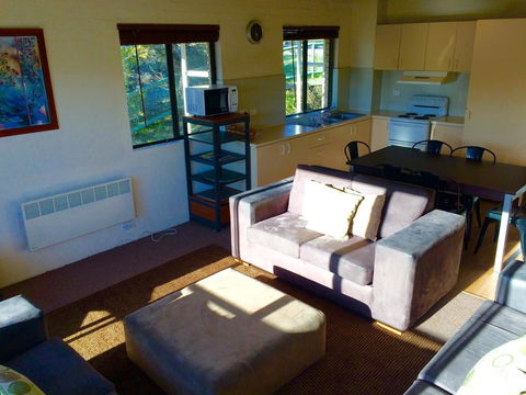 Kirwan Apartments 48 - Sunshine Coast Tourism 3