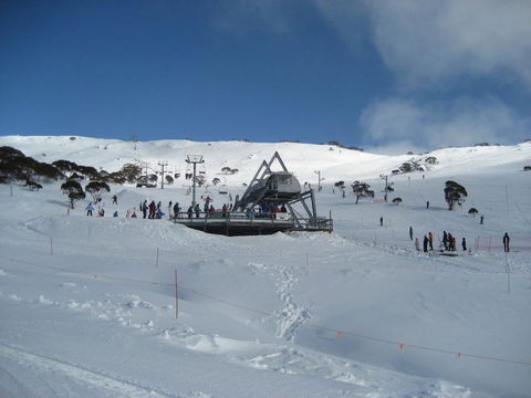 Knockshannoch Ski Lodge - Sunshine Coast Tourism 2