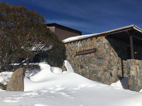 Knockshannoch Ski Lodge - Sunshine Coast Tourism 0