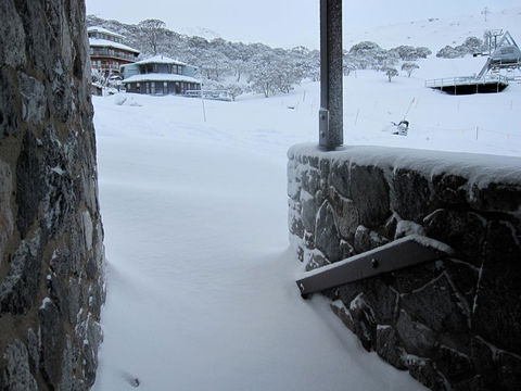 Knockshannoch Ski Lodge - Sunshine Coast Tourism 1