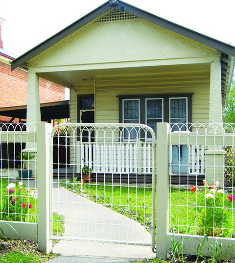 Kookaburra Cottage - Sunshine Coast Tourism 3