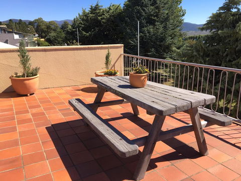 Kookaburra Lodge - Sunshine Coast Tourism 1