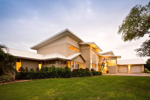 Koolinda By The Bay, Broome WA - Holiday Sunshine Coast 1