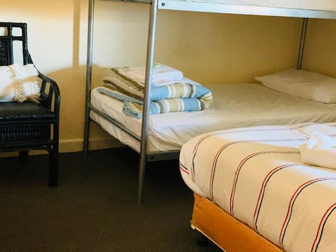 Kootingal Hotel - Holiday Sunshine Coast 1