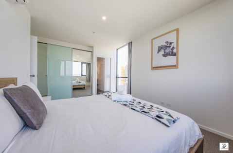 KOZYGURU BROADBEACH AMAZING VIEW 2 BED APT + FREE PARKING WALK TO BEACH QBR004 - Holiday Sunshine Coast 2