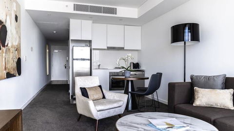 KOZYGURU Chatswood Luxury Studio NCH088 - Holiday Sunshine Coast 2