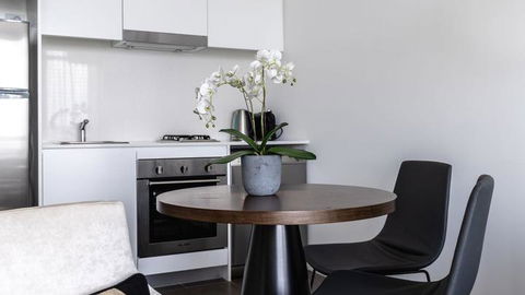 KOZYGURU Chatswood Luxury Studio NCH088 - Holiday Sunshine Coast 1