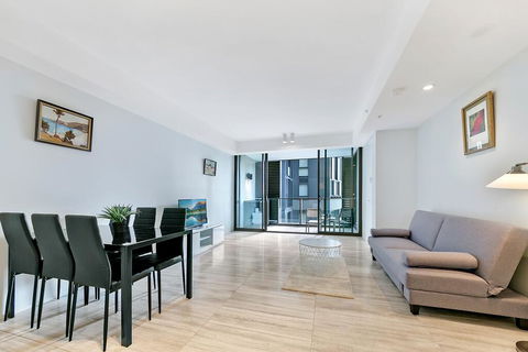 KOZYGURU HAYMARKET SYDNEY CITY VIEW 2 BED STUNNING APT NHA178-1206 - Holiday Sunshine Coast 3