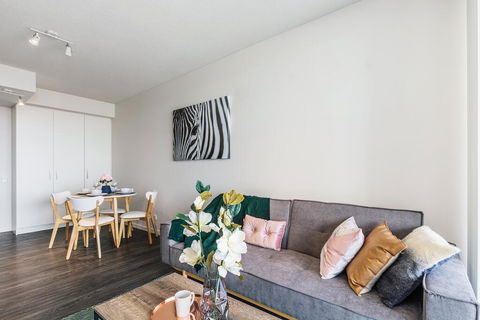 KOZYGURU SOUTH BRISBANE FUNKY 1 BED APT FREE PARKING QSB027-1810 - Sunshine Coast Tourism 1