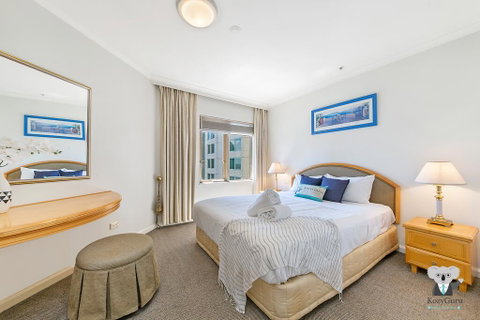 KOZYGURU THE ROCKS HARBOUR BRIDGE VIEW 1 BED APT SWIMMING POOL NTR098 - Sunshine Coast Tourism 1